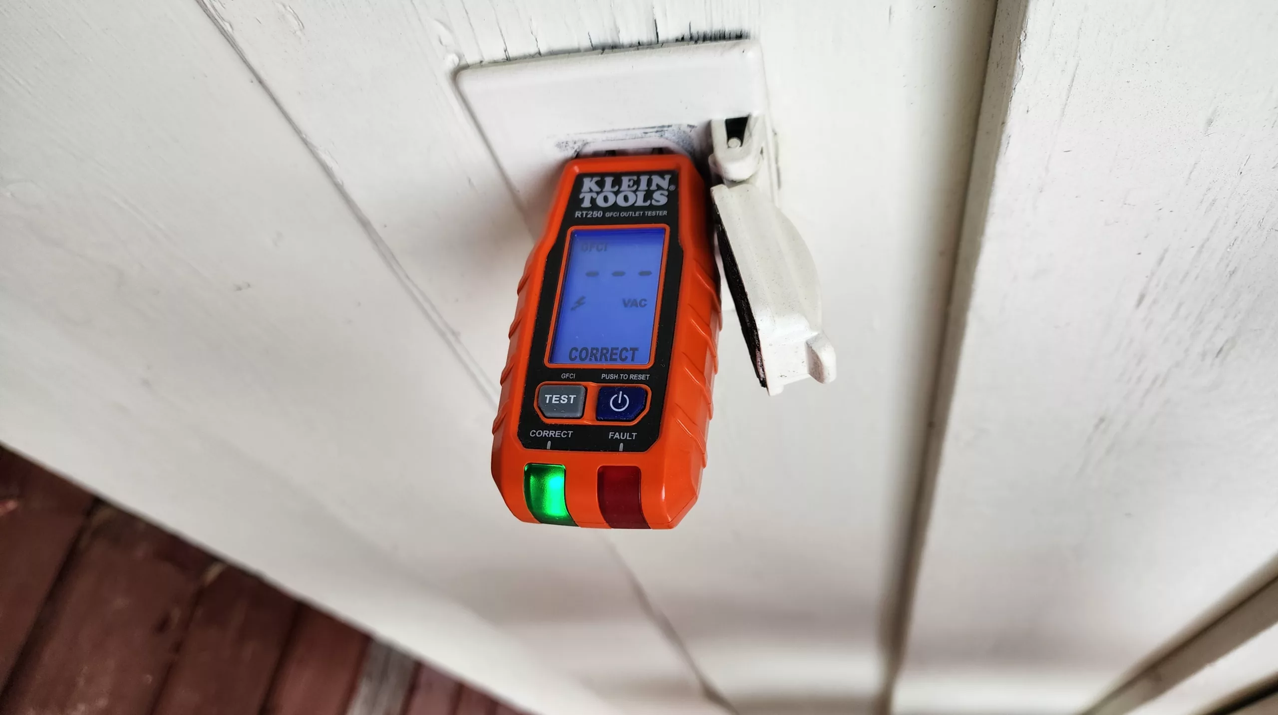 No GFCI breaker found on the exterior of a home during a home inspection by Examina Inspections